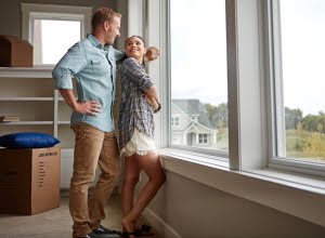 Shot of a couple moving into their new homehttp://195.154.178.81/DATA/i_collage/pu/shoots/805830.jpg